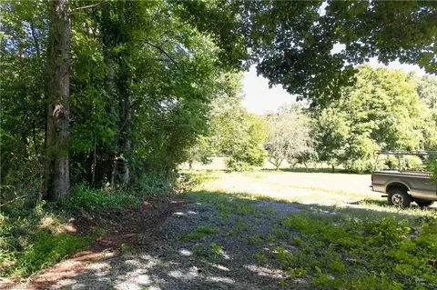 138 Eagle Valley Trl, Dobson, NC 27017 photo 4