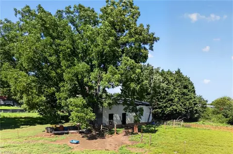 138 Eagle Valley Trl, Dobson, NC 27017 photo 6
