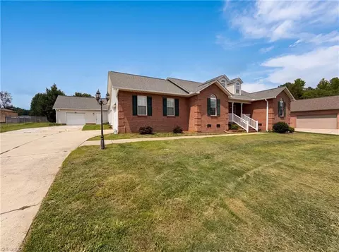6404 Starlette Ln, Trinity, NC 27370 photo 25