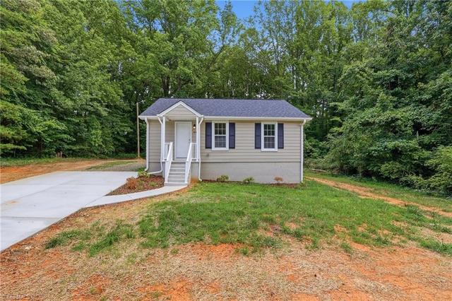 445 Fitch Dr, Mebane, NC 27302