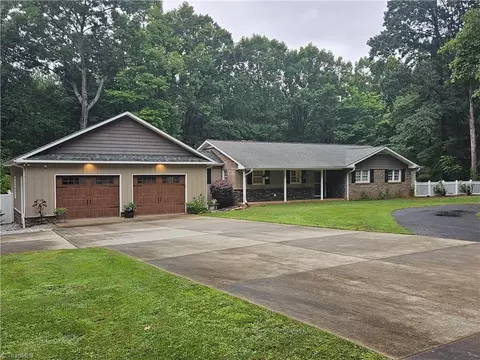 137 Forest Ln, State Road, NC 28676