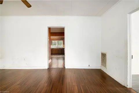 11 Hackney St, Lexington, NC 27292 photo 9