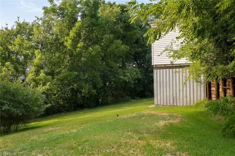 11 Hackney St, Lexington, NC 27292 photo 6