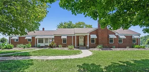 1940 Gold Hill Rd, Asheboro, NC 27205