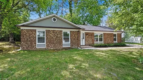 1 Judkins Ct, Greensboro, NC 27407