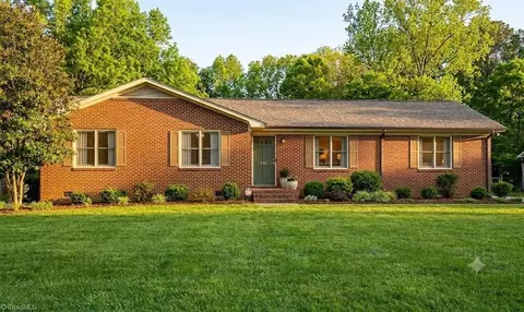 141 Pinelawn Dr, Kernersville, NC 27284