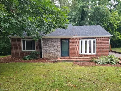 5516 Oak Summit Ct, Winston Salem, NC 27105