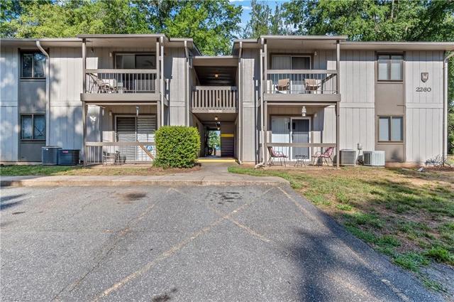 2260 Sunderland Rd #74W, Winston Salem, NC 27103