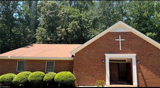 8001 Hillhaven Ct, Browns Summit, NC 27214