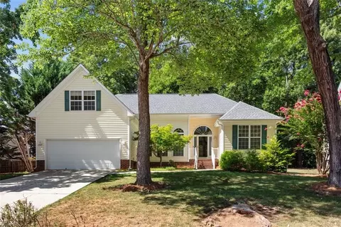 3 Holly Springs Ln, Greensboro, NC 27455
