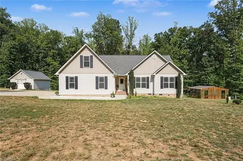 8430 Rumbley Rd, Summerfield, NC 27358