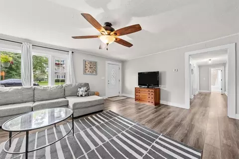 202 Walnut St, Hamlet, NC 28345 photo 4