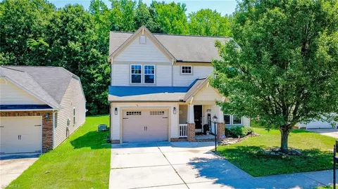 1156 Waterlyn Dr, Greensboro, NC 27405