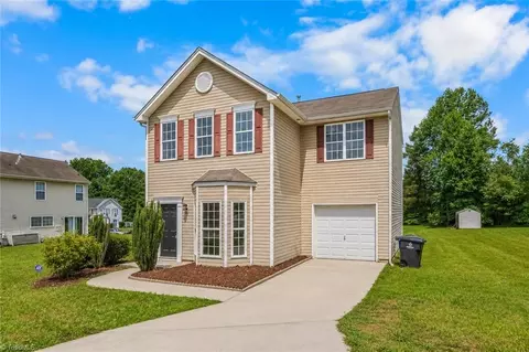 2215 Bradford Glen Cir, Winston Salem, NC 27107