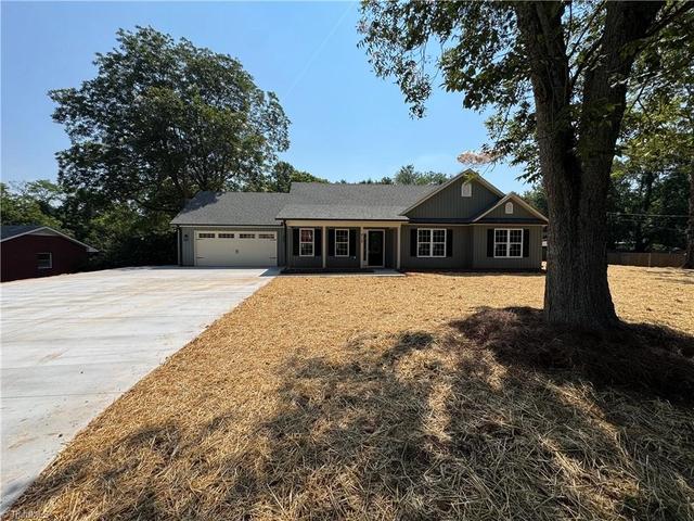 212 River St, East Bend, NC 27018