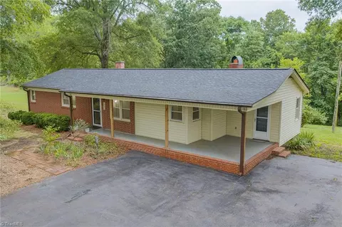 1401 Walnut St, Reidsville, NC 27320