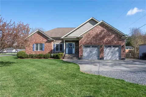 7291 Shallowford Rd, Lewisville, NC 27023