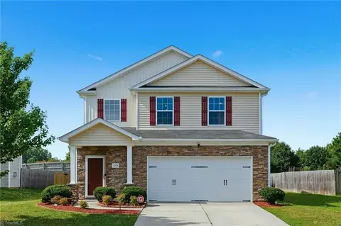 5208 Sky Hill Dr, Mcleansville, NC 27301