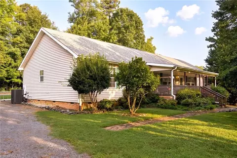 251 Star Light Dr, Lexington, NC 27295
