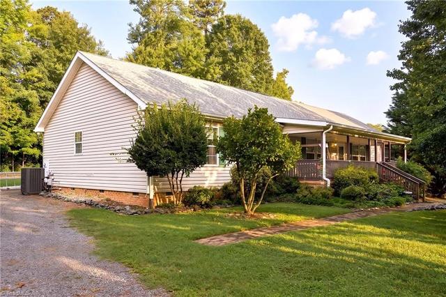 251 Star Light Dr, Lexington, NC 27295