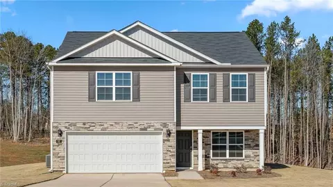 6 Jubilee Ct, Greensboro, NC 27406