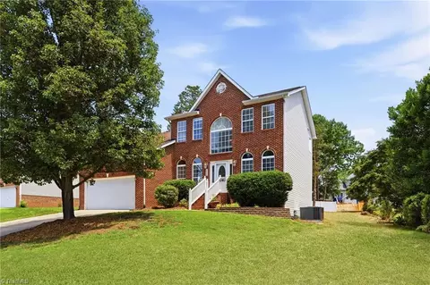 4380 Peaceford Glen Dr, High Point, NC 27265