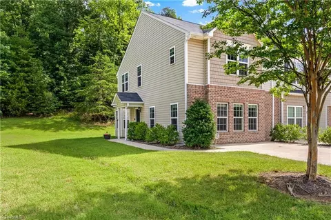 6518 Ashebrook Dr, High Point, NC 27265