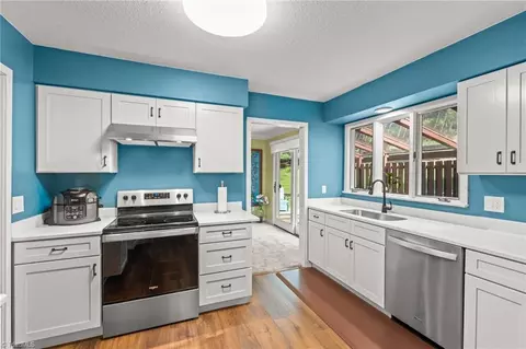 1137 Gatehouse Rd, High Point, NC 27262 photo 12