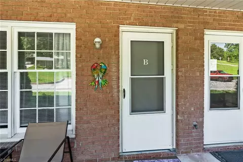 1107 Robin Hood Rd #B, High Point, NC 27262