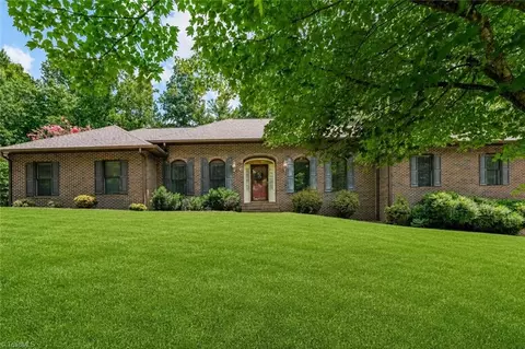 913 Colonial Hts, North Wilkesboro, NC 28659