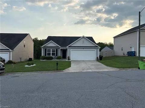 6612 Glenville Dr, Whitsett, NC 27377