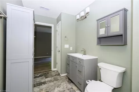 2624 Guyer St #2B, High Point, NC 27265 photo 17