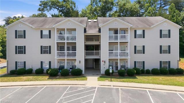 903 Hanahan Ct #2A, Greensboro, NC 27409