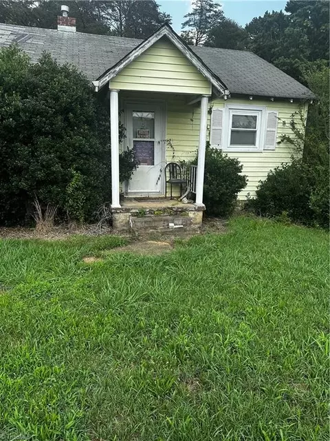 1197 Meadowlark Dr, Winston Salem, NC 27106