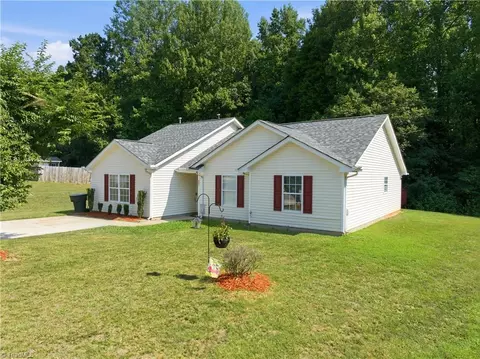 607 Whistling Swan Dr, Greensboro, NC 27455