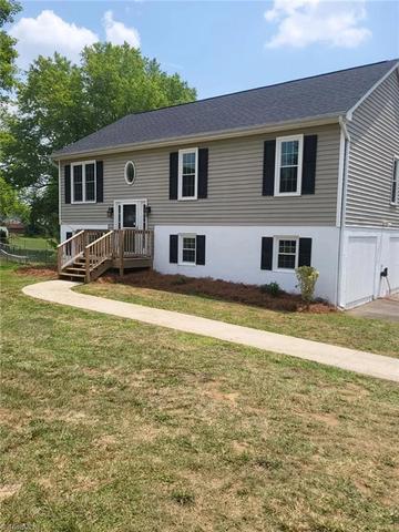 1960 Old Hollow Rd, Walkertown, NC 27051