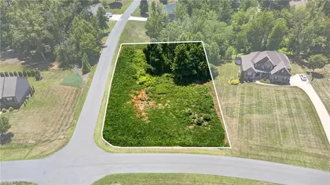 8416 Cripplegate Trce, Browns Summit, NC 27214