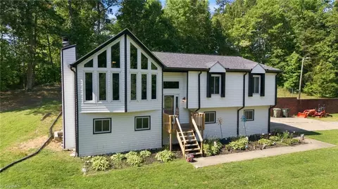 160 Puck Ln, Thomasville, NC 27360