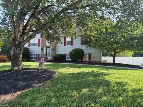 120 Hazelwood Ct, Lexington, NC 27295