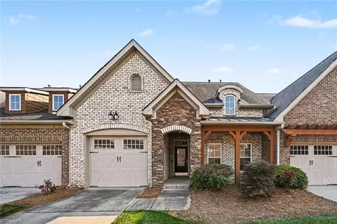 1942 Tweed Ln, Burlington, NC 27215