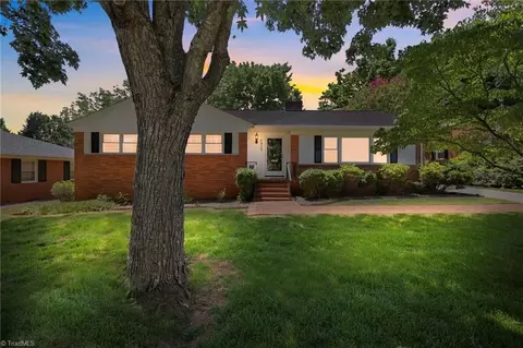 2911 W Cornwallis Dr, Greensboro, NC 27408