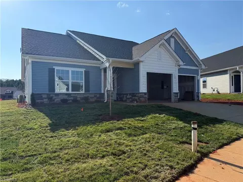 289 Morning Star Dr, Advance, NC 27006