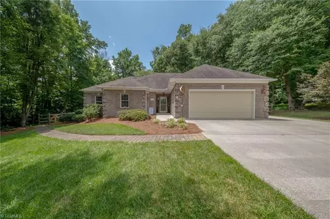 4001 Briarwood Ave, High Point, NC 27265