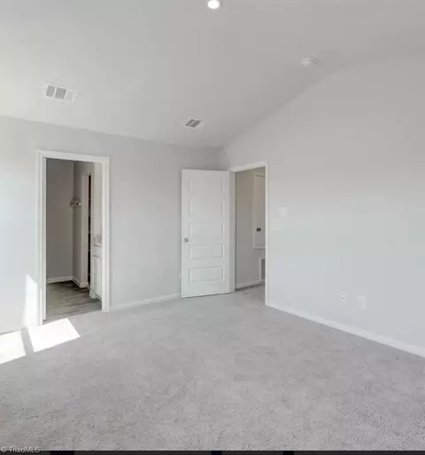 449 Regency Ln, Eden, NC 27288 photo 5
