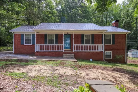 4314 Forestwood Dr, Greensboro, NC 27405