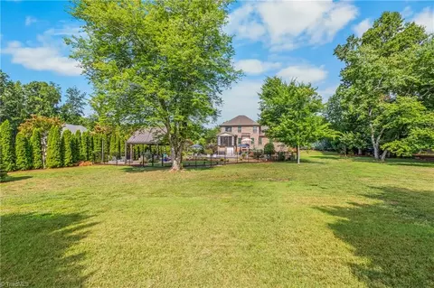 207 Pinnacle Dr, High Point, NC 27265 photo 48