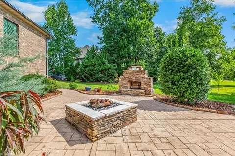 207 Pinnacle Dr, High Point, NC 27265 photo 39