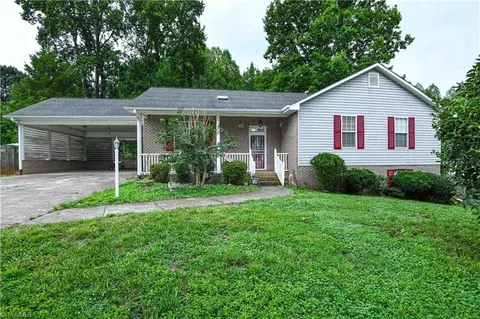 3810 Crickett Ln, Winston Salem, NC 27105
