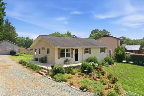 1042 Third St, Mebane, NC 27302