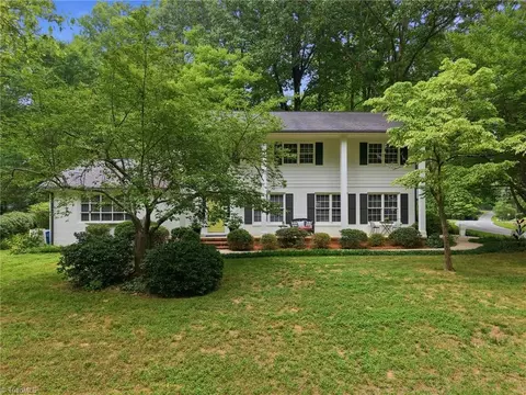 4301 Oakcliffe Rd, Greensboro, NC 27406